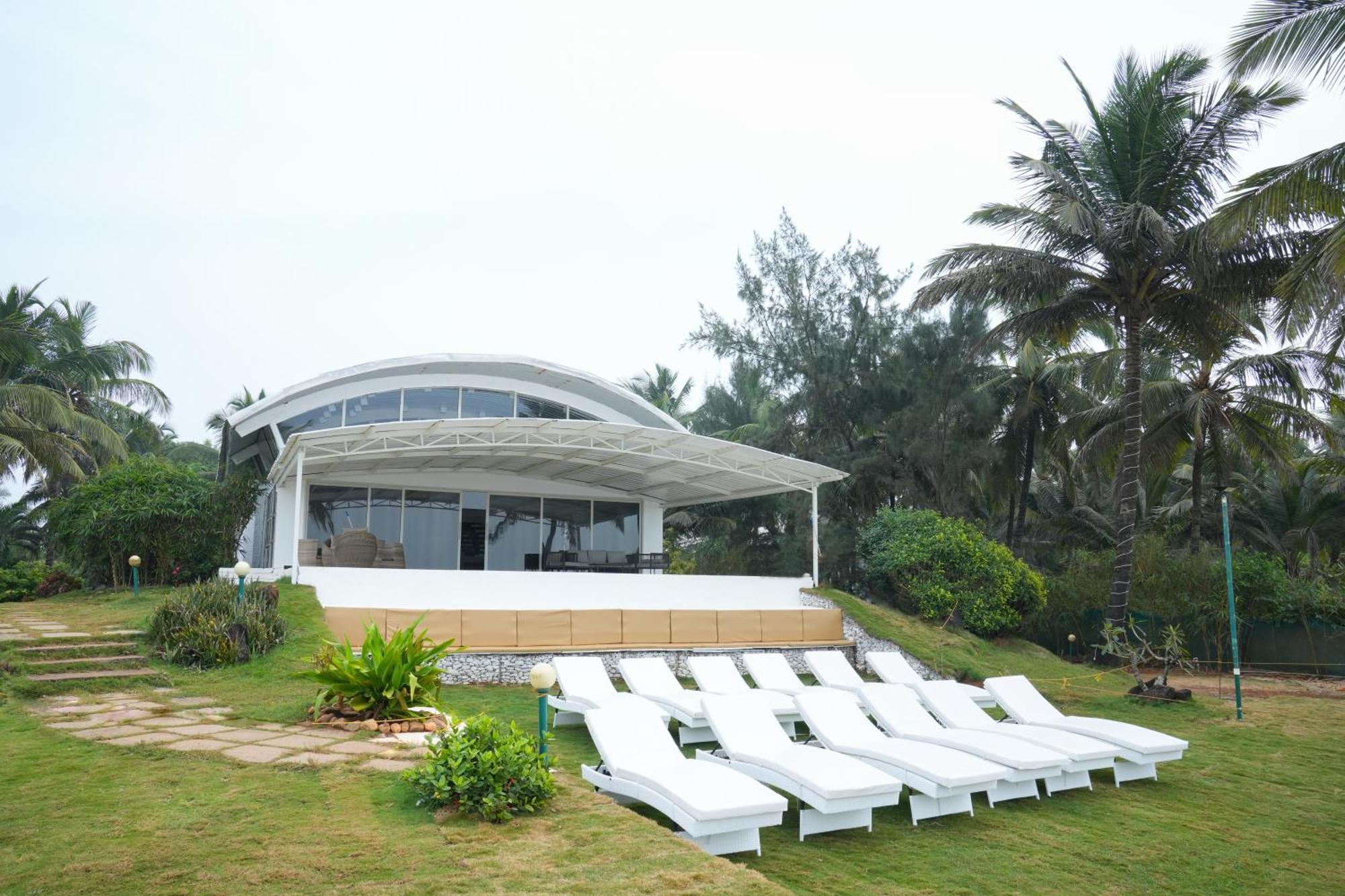 Regenta Beach House Resort, Goa บีนอลิม ภายนอก รูปภาพ