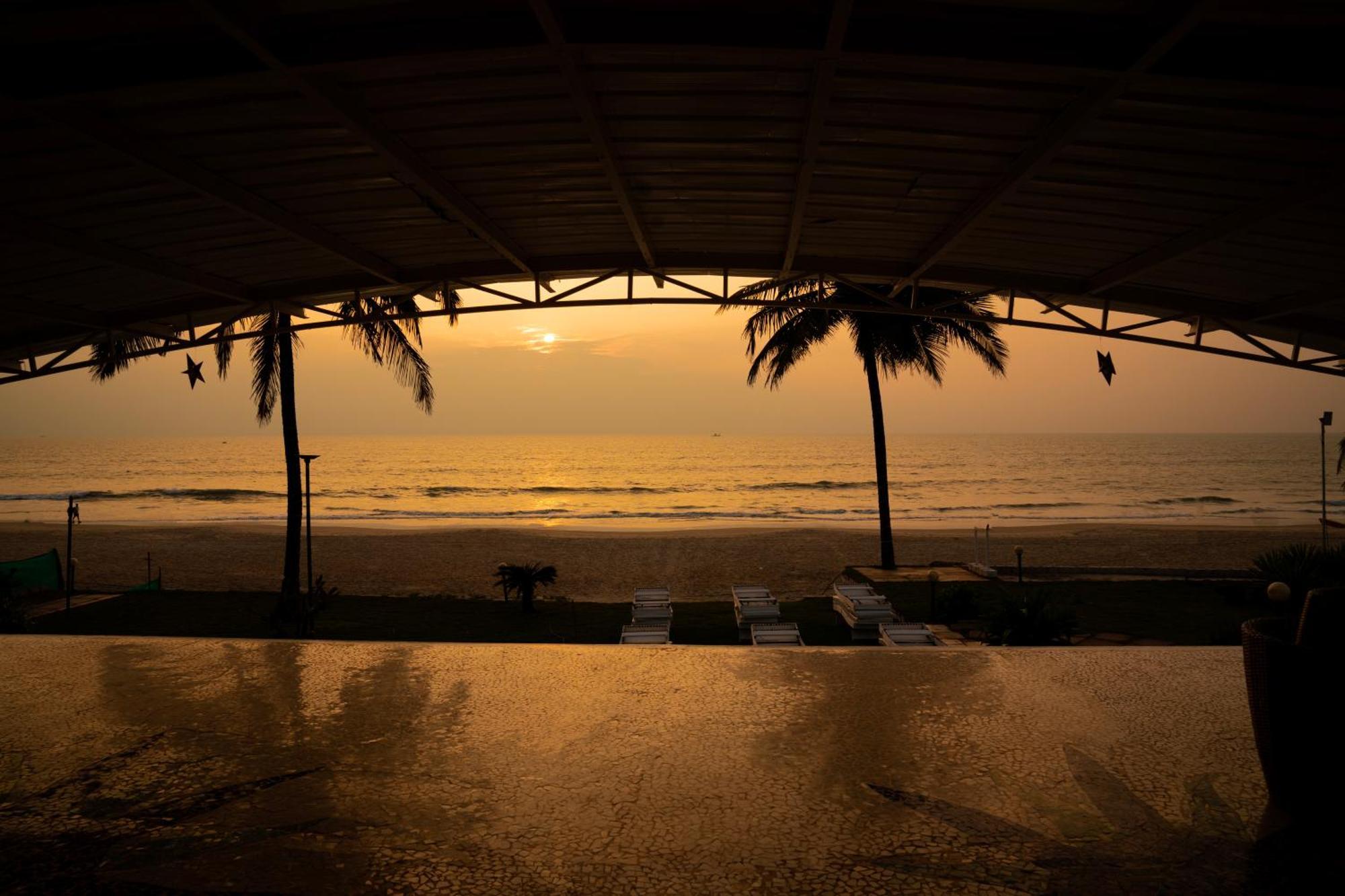 Regenta Beach House Resort, Goa บีนอลิม ภายนอก รูปภาพ