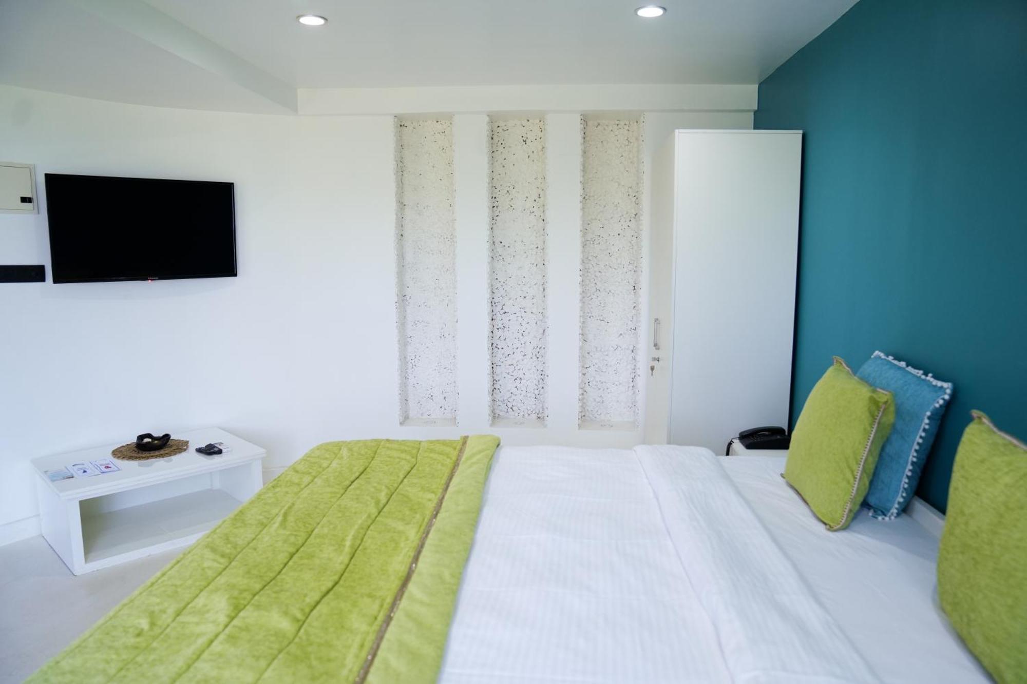 Regenta Beach House Resort, Goa บีนอลิม ภายนอก รูปภาพ