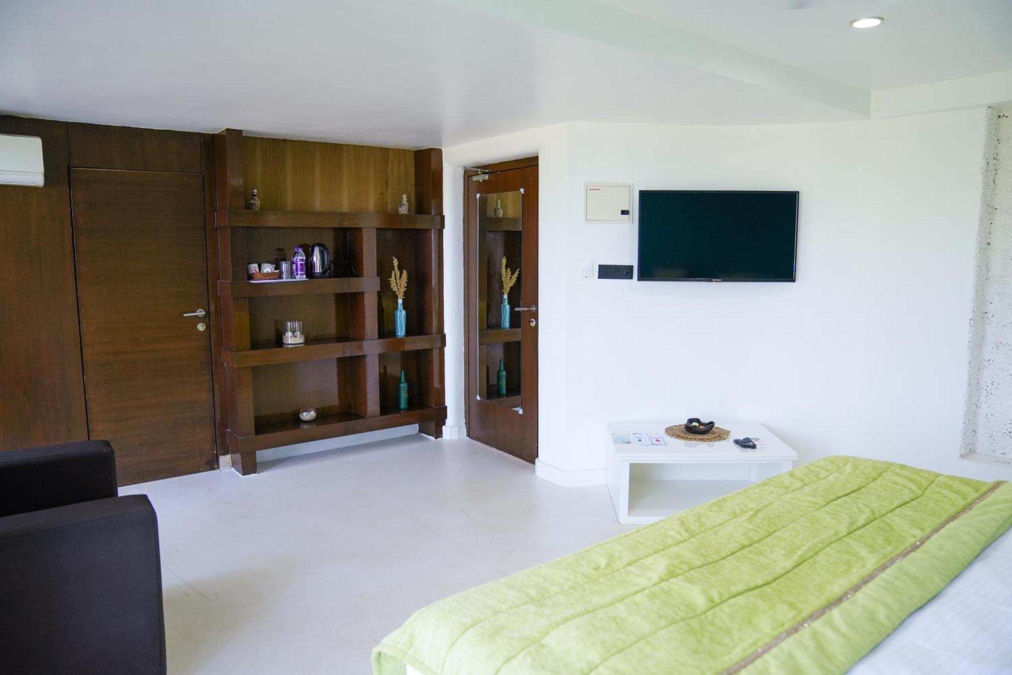 Regenta Beach House Resort, Goa บีนอลิม ภายนอก รูปภาพ