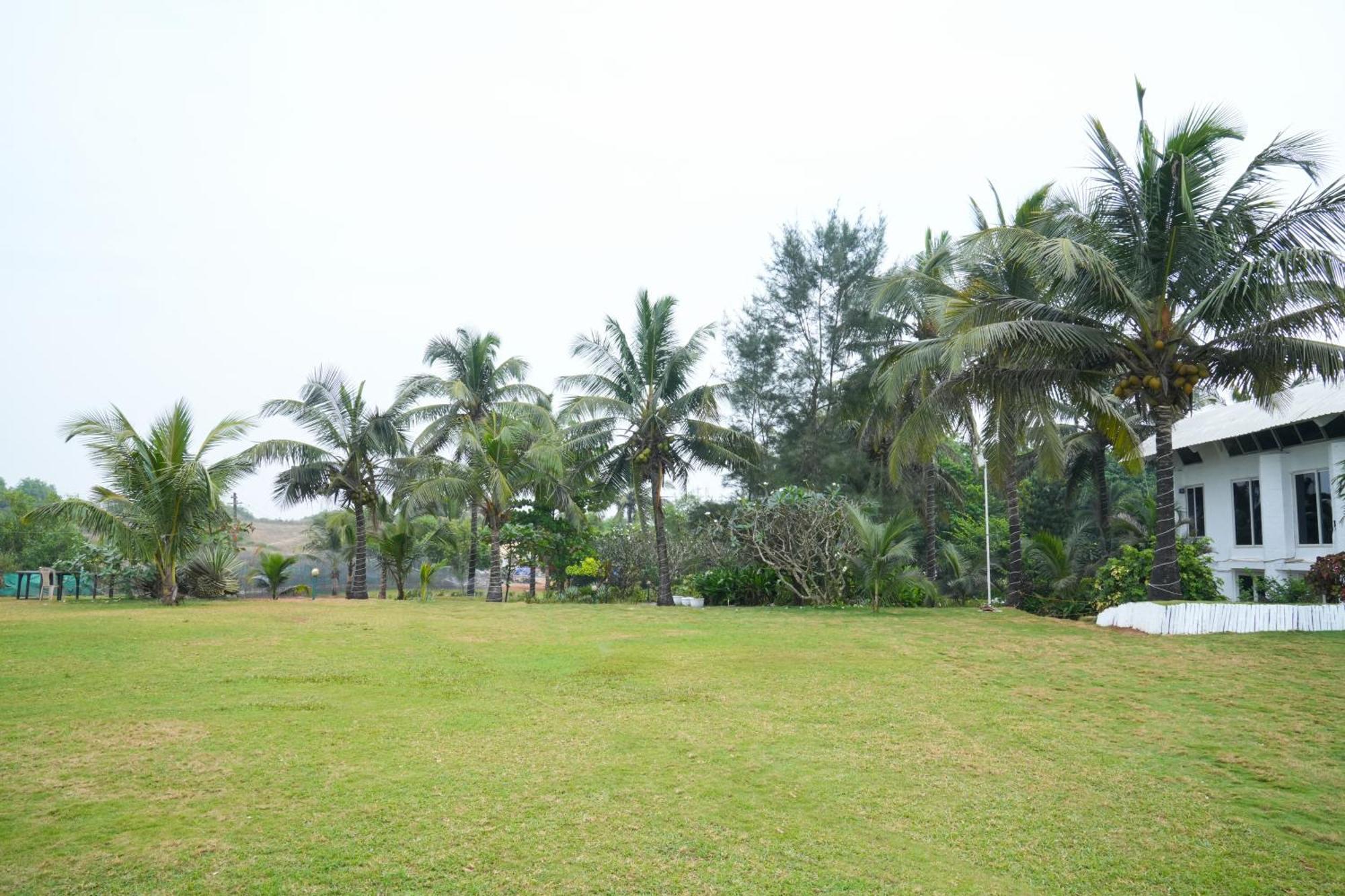 Regenta Beach House Resort, Goa บีนอลิม ภายนอก รูปภาพ