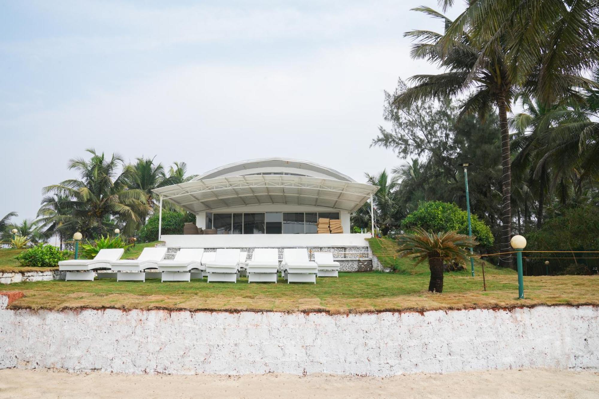 Regenta Beach House Resort, Goa บีนอลิม ภายนอก รูปภาพ