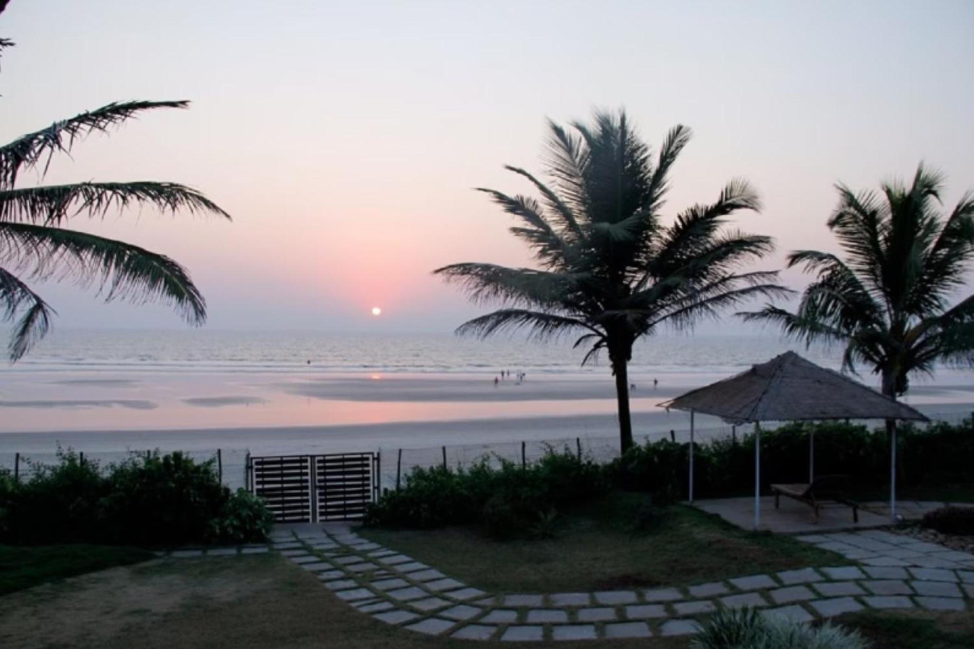 Regenta Beach House Resort, Goa บีนอลิม ภายนอก รูปภาพ